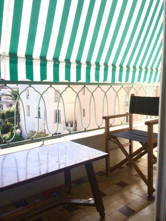 Home Stay - Baie Des Anges Niza Exterior foto
