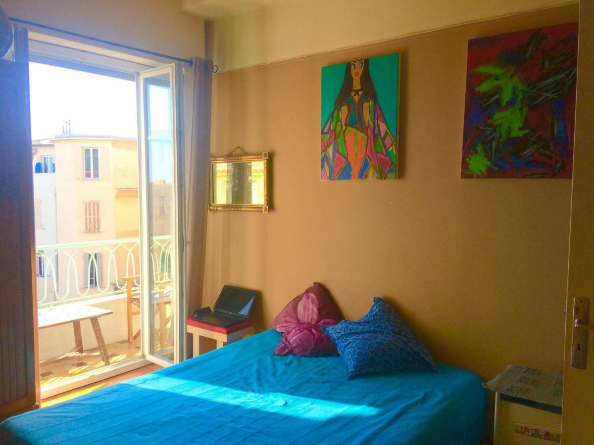 Home Stay - Baie Des Anges Niza Exterior foto