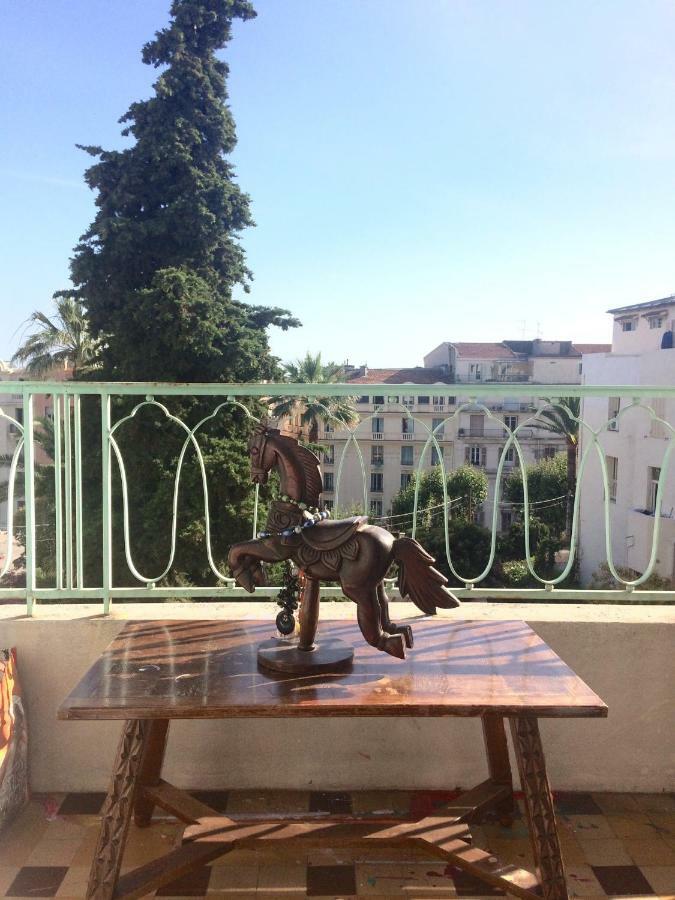 Home Stay - Baie Des Anges Niza Exterior foto